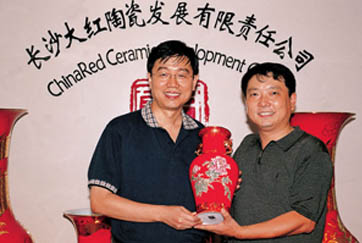 香港凤凰卫视著名主持人、学者王鲁湘教授